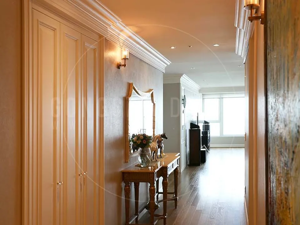 현대아이파크 70평 복도 인테리어 시공 사진 · 아트월·원목·타일 (공감디자인)